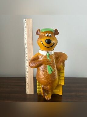 Vintage 1973 Yogi Bear + Log Cabin Coin Bank w/ Niagara Stopper Hanna Barbera